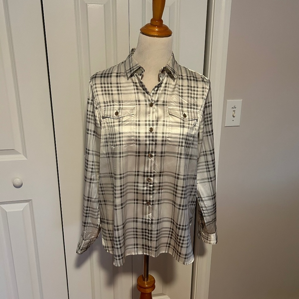 Jones New York Pearl Satin Pointed Collar Button Down Long Sleeve Blouse PL